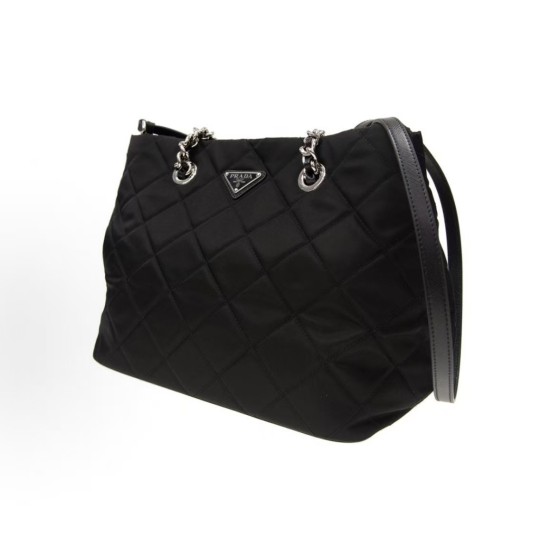 PRADA Qualting enamel metal logo diamond pattern Tote bag, Tote bag, shopping bag, wandering bag, parachute bag, crossbody bag, single-shoulder bag, women\'s black style